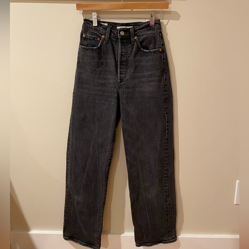 Levi’s Ribcage Straight Ankle washed black